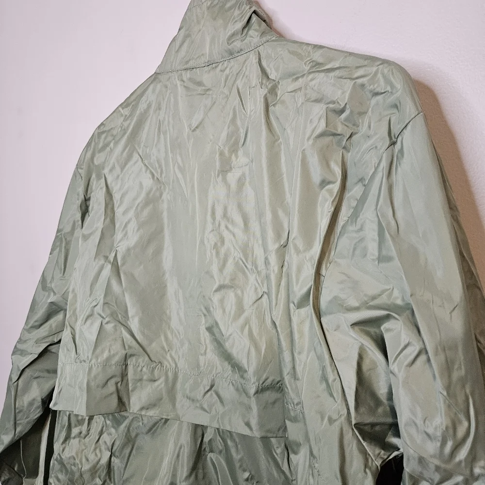 FabFitFun x Bala Running Jacket Break Away Womens L/XL $80 Light Green NEW - Picture 11 of 16